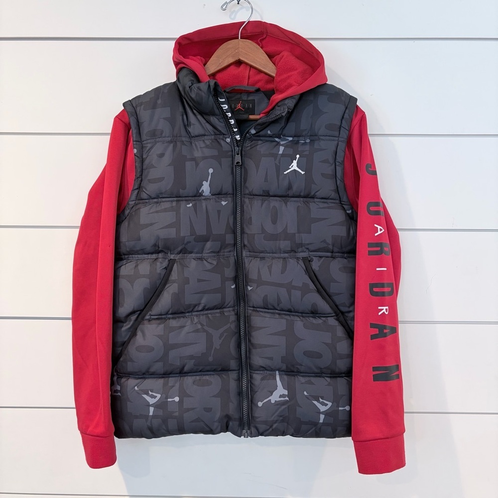 Jordan Big Boy’s Black Red Graphic Puffer Jacket Sportswear Youth XL